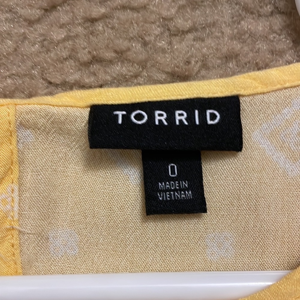 Torrid Yellow Aztec Bouse. Women’s Plus Size 0 - Picture 5 of 5